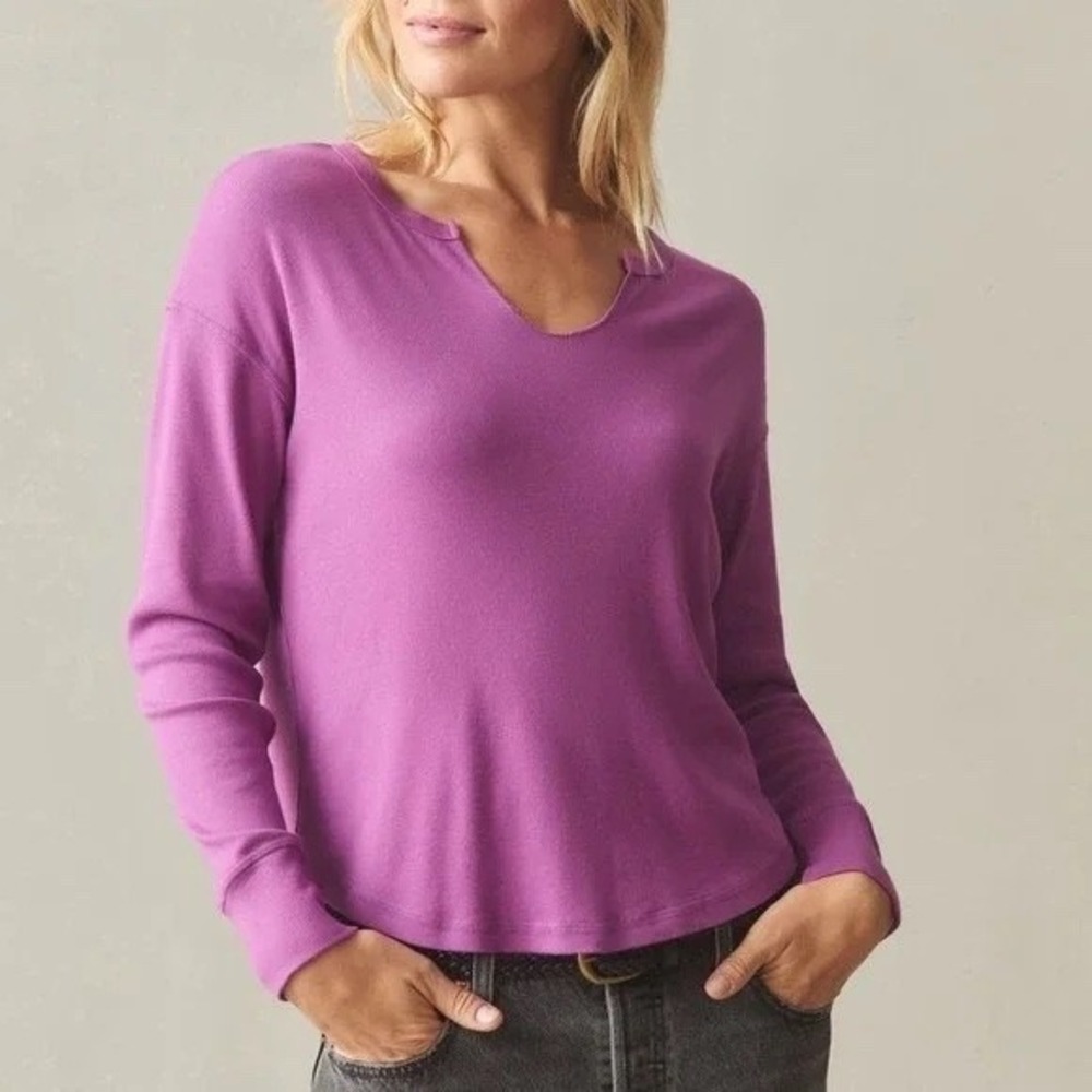American Giant Luxe Rib Womens Medium Beauty Berry V-Notch Long Sleeve‎ Pullover
